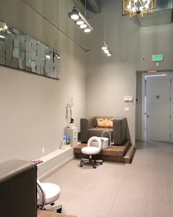 The salon at 261 Miracle Mile